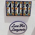 For Lanzarote Holidays House * Πλάγια Μπλάνκα